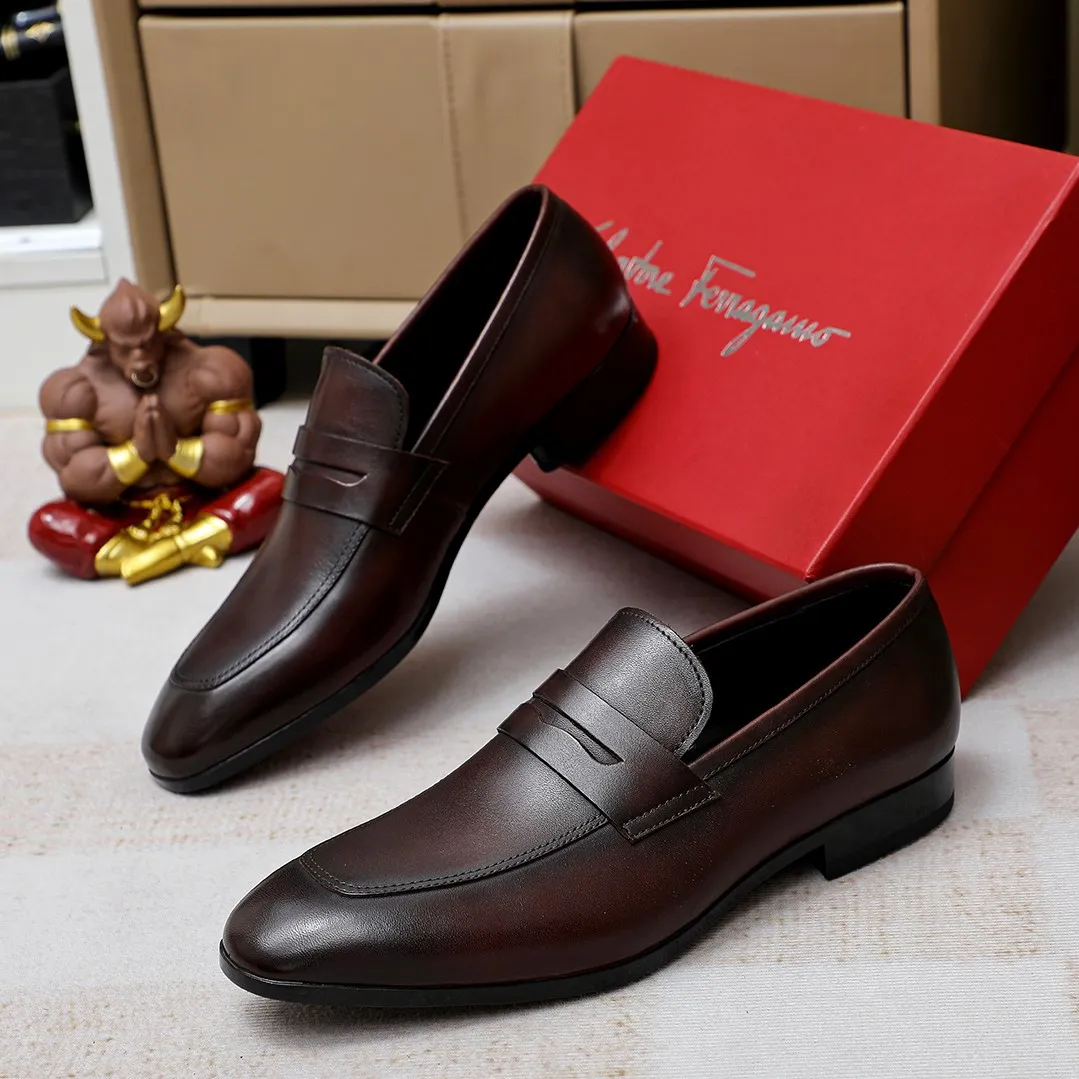 Men's shoes 💰460 🔥Ferragamo's new men's casual slip-on shoes🇨🇳Official website original 1:1 mold, original quality💯Fine workmanship, high-end luxury☘The upper is made of imported Italian first-layer cowhide🌴Luxurious water dyeing🐂Leather lining🍓Rubber wear-resistant and non-slip outsole, breathable and comfortable to wear🍍The first choice for high-grade men, 5 colors available! Code number 38-44 (45.46. Customized)